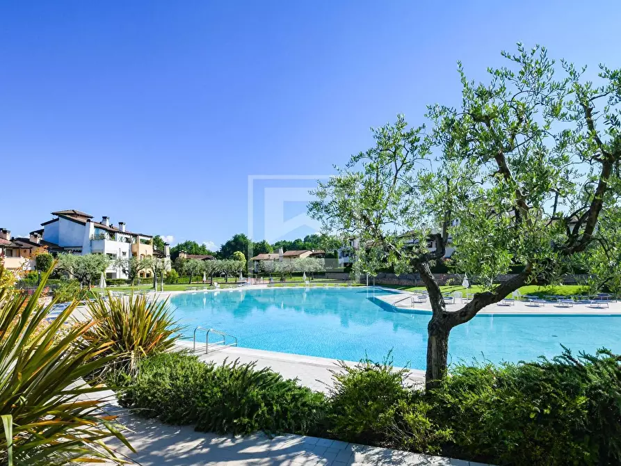 Immagine 23 di Appartamento in vendita  in Località Sermana 1 a Peschiera Del Garda