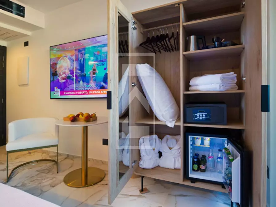 Immagine 5 di Albergo/B&B/Residence in vendita  in via Arici a Sirmione