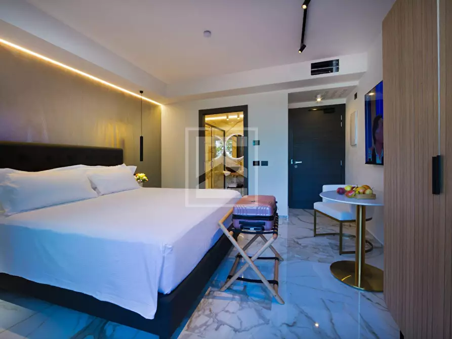 Immagine 7 di Albergo/B&B/Residence in vendita  in via Arici a Sirmione