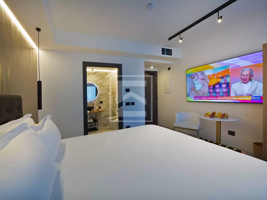 Immagine 9 di Albergo/B&B/Residence in vendita  in via Arici a Sirmione