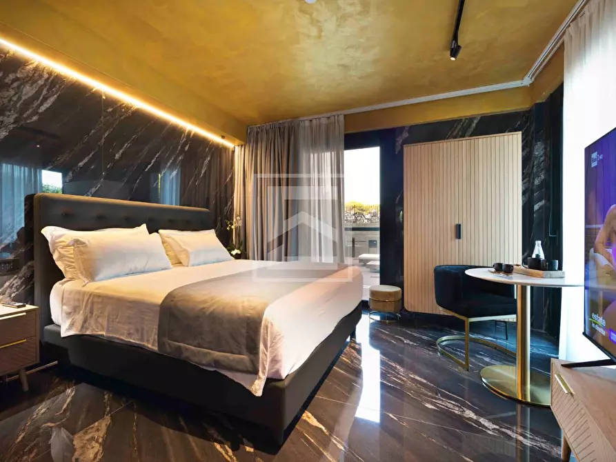 Immagine 19 di Albergo/B&B/Residence in vendita  in via Arici a Sirmione