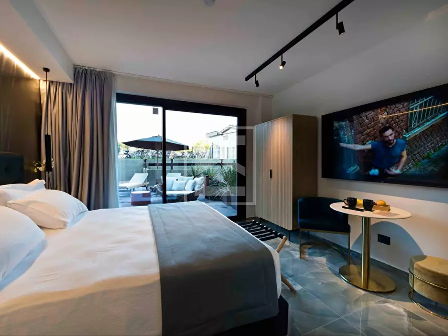 Immagine 2 di Albergo/B&B/Residence in vendita  in via Arici a Sirmione