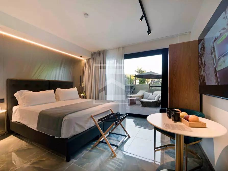 Immagine 21 di Albergo/B&B/Residence in vendita  in via Arici a Sirmione
