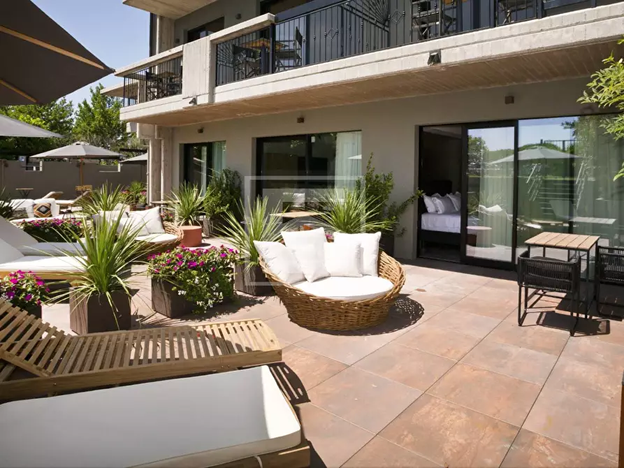 Immagine 1 di Albergo/B&B/Residence in vendita  in via Arici a Sirmione