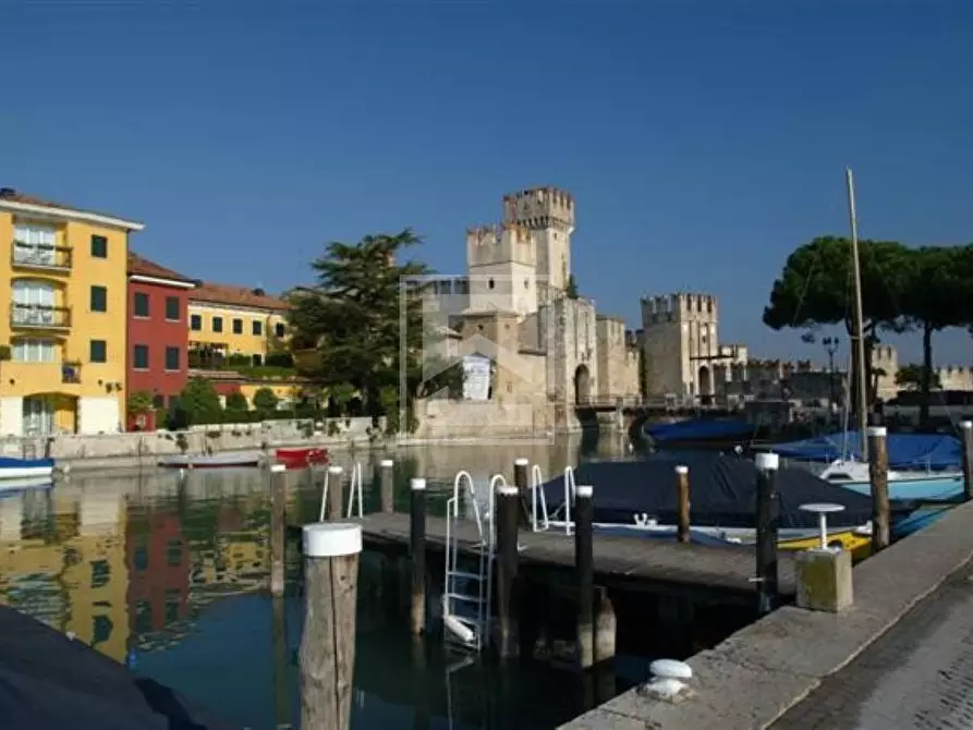 Immagine 17 di Bar / Ristorante in vendita  in via xx5 aprile a Sirmione