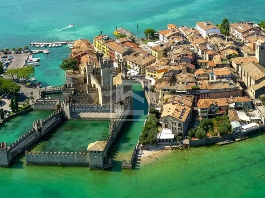 Immagine 18 di Bar / Ristorante in vendita  in via xx5 aprile a Sirmione