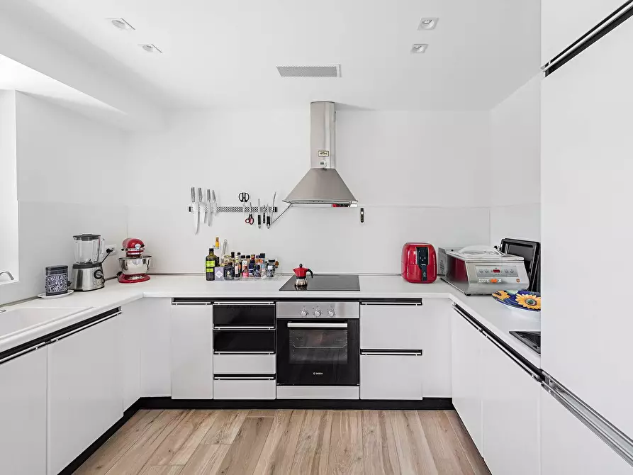 Immagine 10 di Villa in vendita  in Via dei Colli 15 a Calvagese Della Riviera