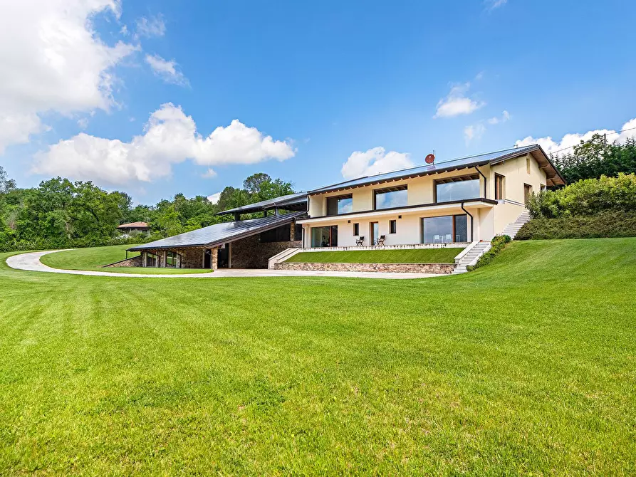 Immagine 4 di Villa in vendita  in Via dei Colli 15 a Calvagese Della Riviera