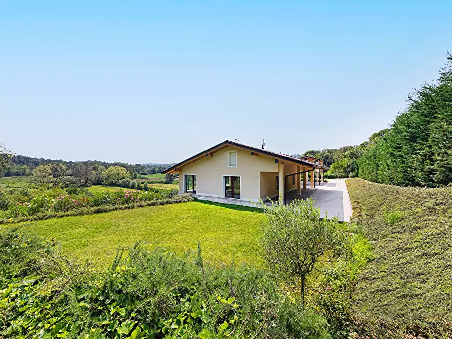 Immagine 29 di Villa in vendita  in Via dei Colli 15 a Calvagese Della Riviera