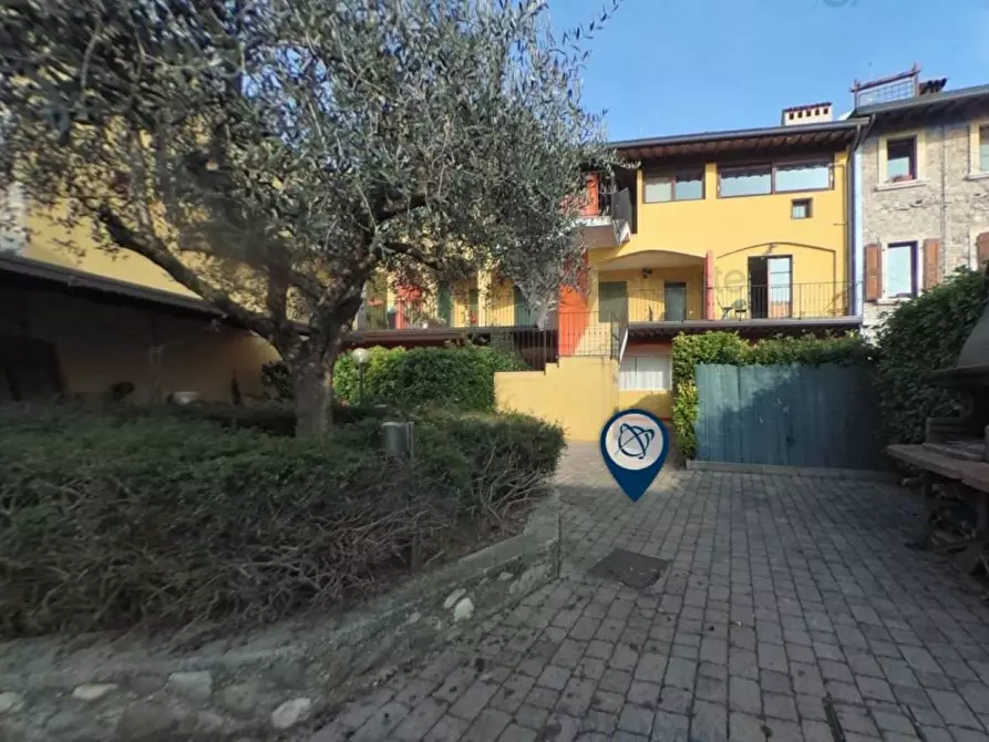 Immagine 1 di Appartamento in vendita  in Via Vaccarolo 21 a Desenzano Del Garda
