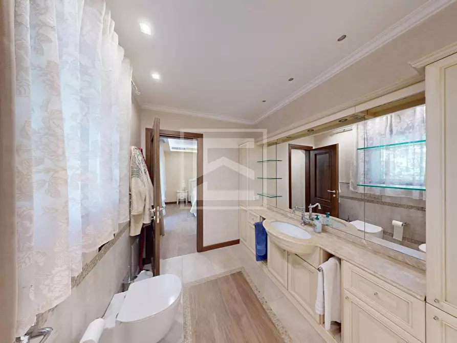 Immagine 15 di Villa in vendita  in Via Tommaso dal Molin 45 a Desenzano Del Garda