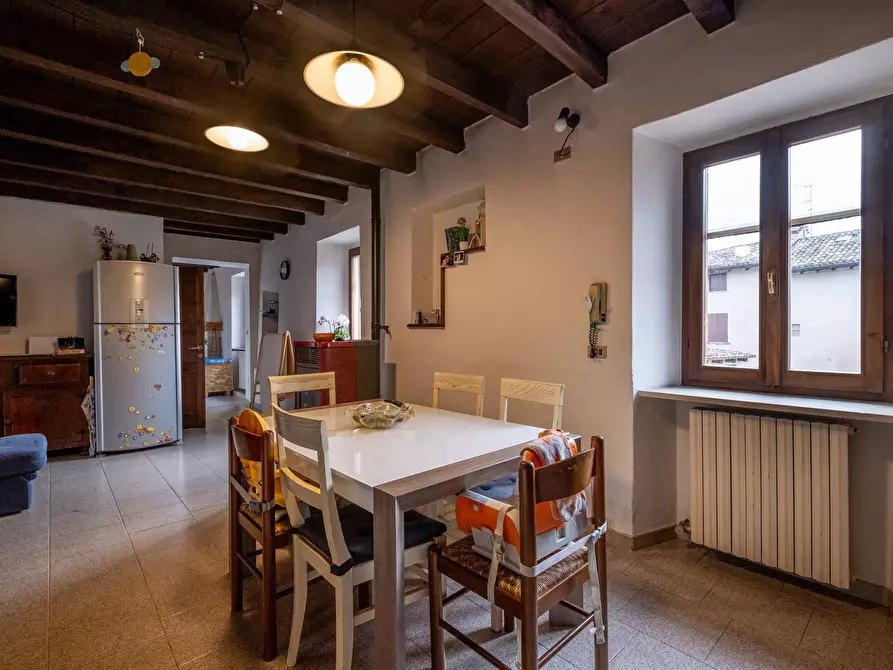 Immagine 1 di Appartamento in vendita  in via castello a Monzambano