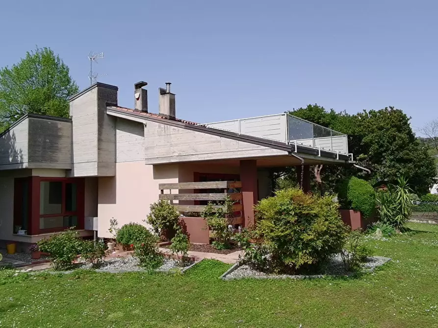 Immagine 5 di Villa in vendita  in Via Catullo a Calvagese Della Riviera