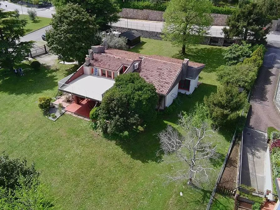 Immagine 41 di Villa in vendita  in Via Catullo a Calvagese Della Riviera