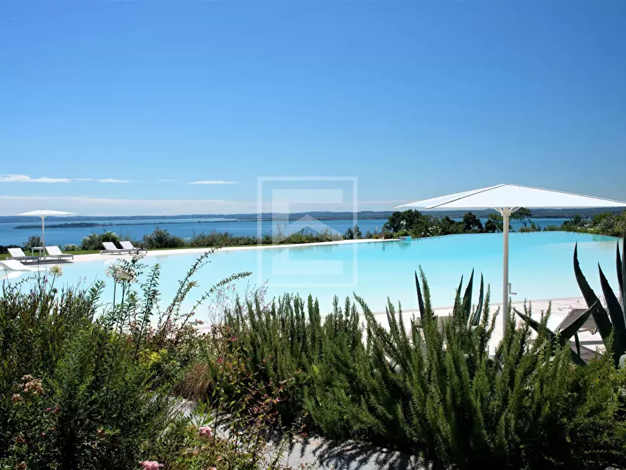 Immagine 29 di Villa in vendita  in Via San Rocco a Padenghe Sul Garda