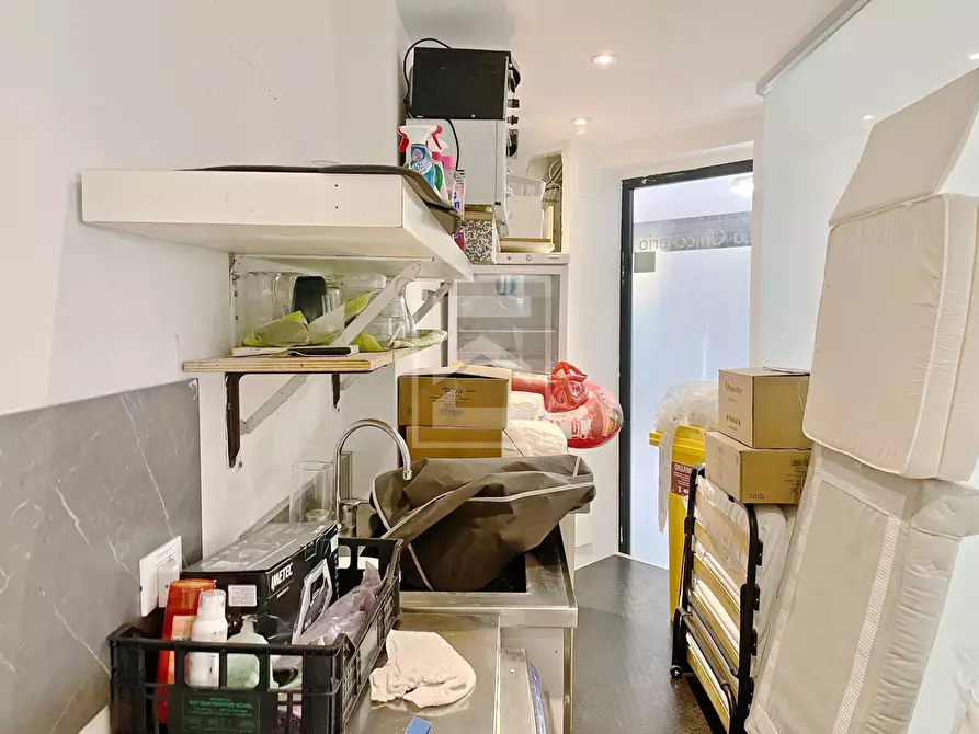 Immagine 31 di Albergo/B&B/Residence in vendita  in via Arici a Sirmione