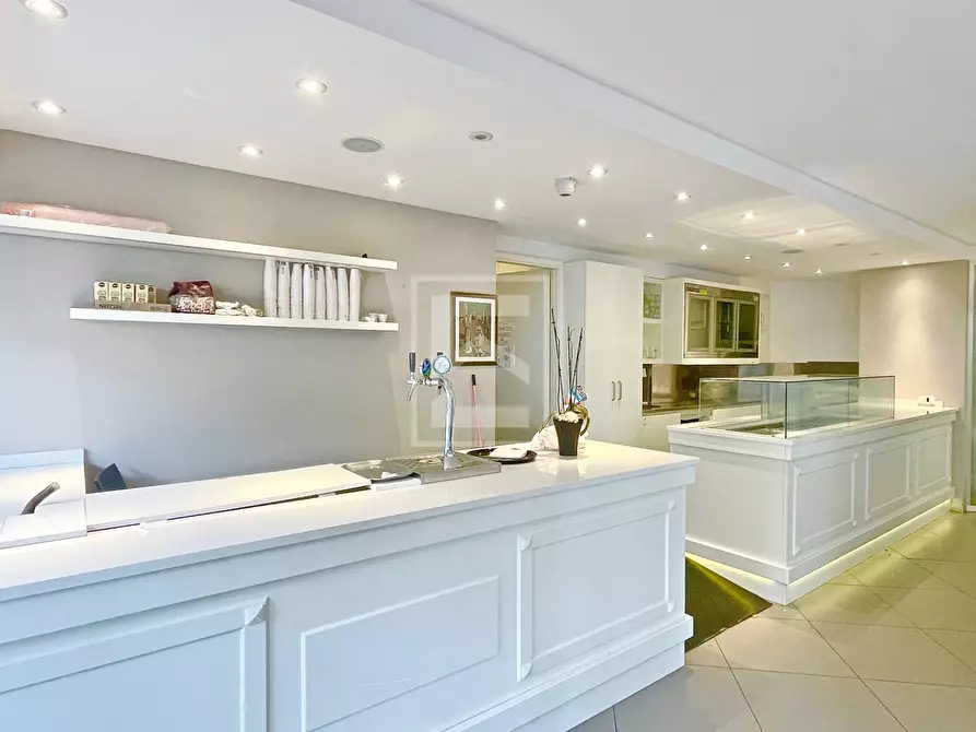 Immagine 34 di Albergo/B&B/Residence in vendita  in via Arici a Sirmione