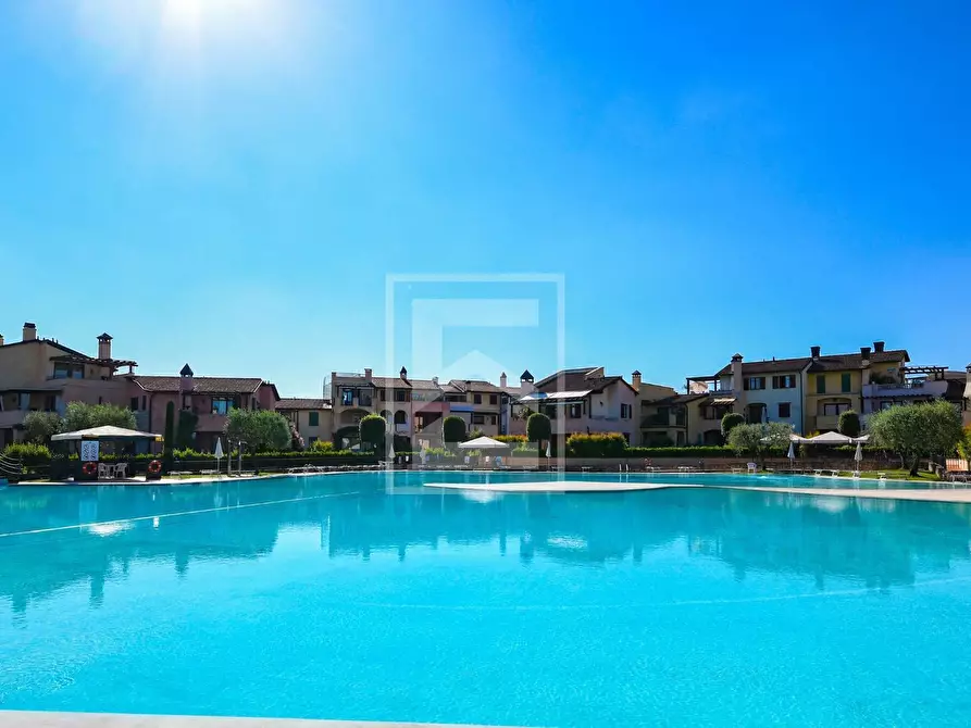 Immagine 33 di Appartamento in vendita  in Località Sermana 1 a Peschiera Del Garda