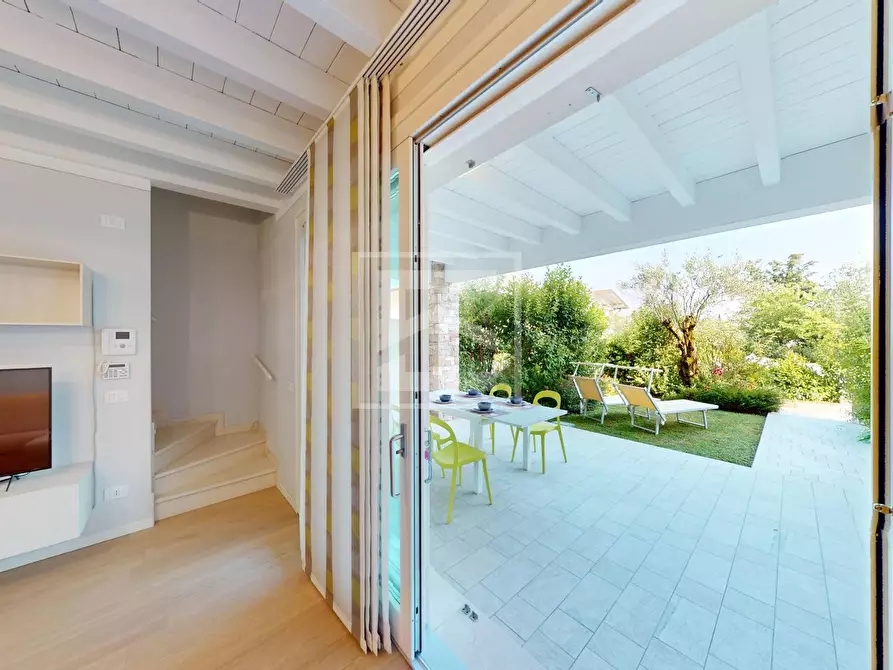 Immagine 11 di Villetta a schiera in vendita  in Via Belvedere a Padenghe Sul Garda