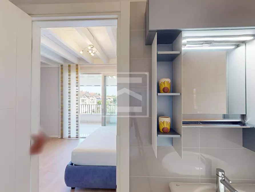 Immagine 19 di Villetta a schiera in vendita  in Via Belvedere a Padenghe Sul Garda