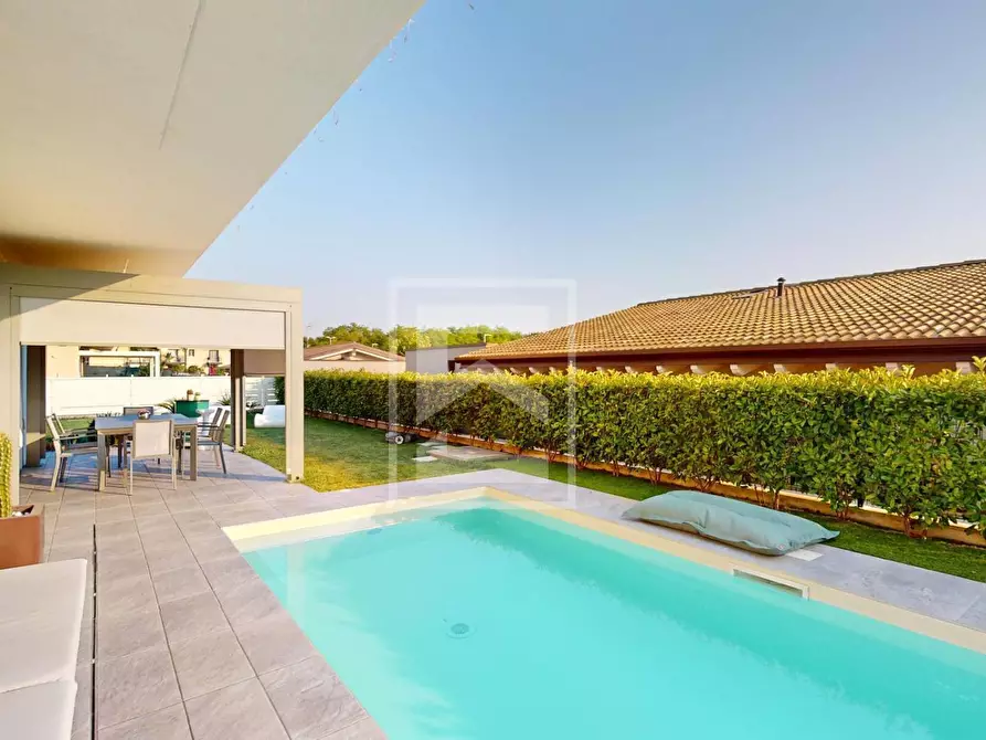 Immagine 35 di Villa in vendita  in s. Pietro a Desenzano Del Garda