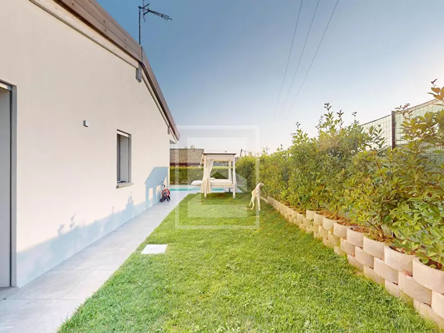 Immagine 45 di Villa in vendita  in s. Pietro a Desenzano Del Garda