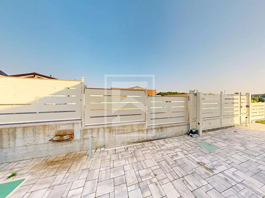 Immagine 43 di Villa in vendita  in s. Pietro a Desenzano Del Garda