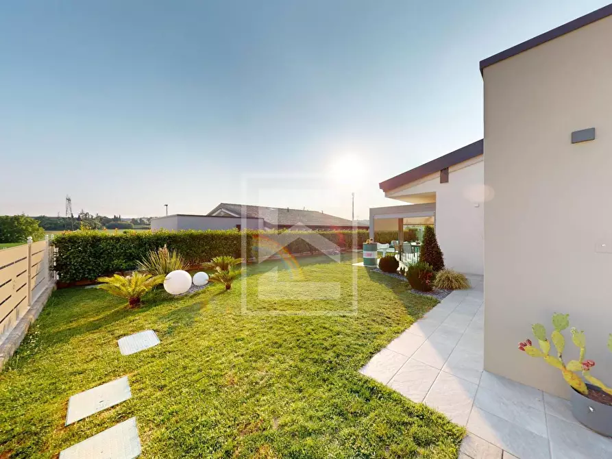 Immagine 44 di Villa in vendita  in s. Pietro a Desenzano Del Garda