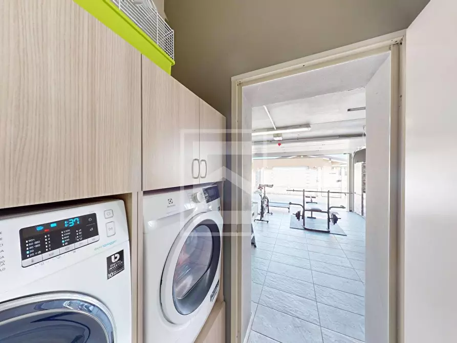 Immagine 32 di Villa in vendita  in s. Pietro a Desenzano Del Garda