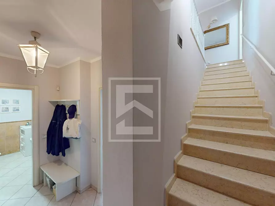 Immagine 11 di Villa in vendita  in Via Lugasca 14 a Desenzano Del Garda