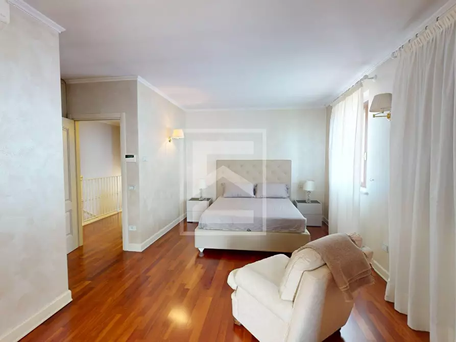 Immagine 15 di Villa in vendita  in Via Lugasca 14 a Desenzano Del Garda