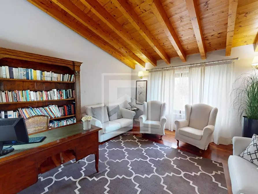 Immagine 8 di Villa in vendita  in Via Lugasca 14 a Desenzano Del Garda