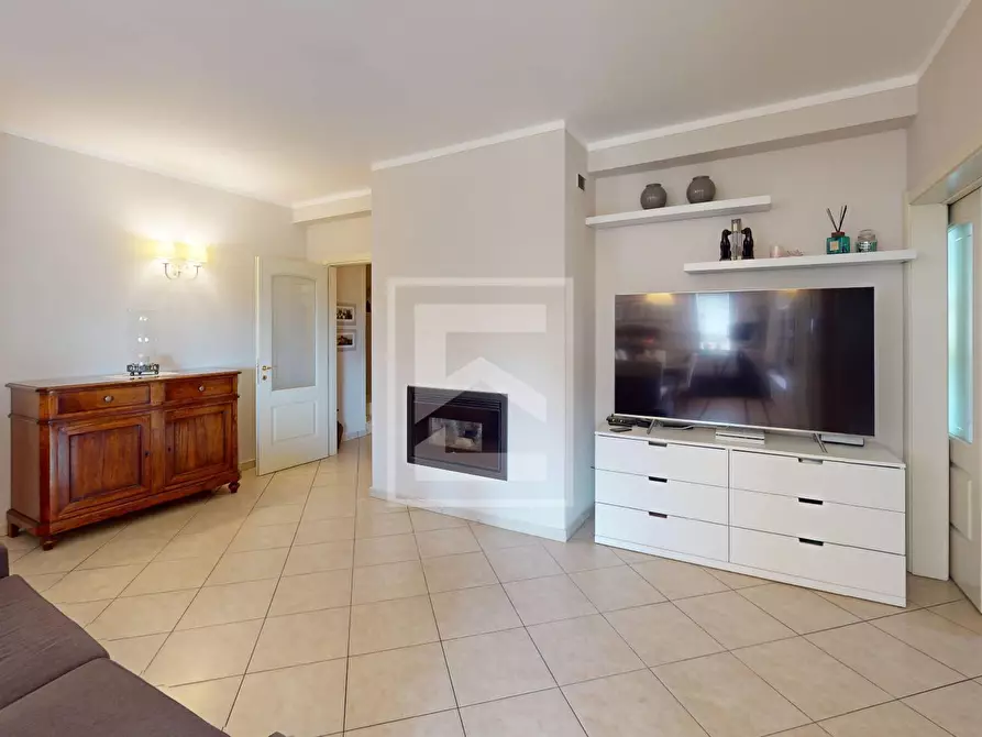 Immagine 5 di Villa in vendita  in Via Lugasca 14 a Desenzano Del Garda