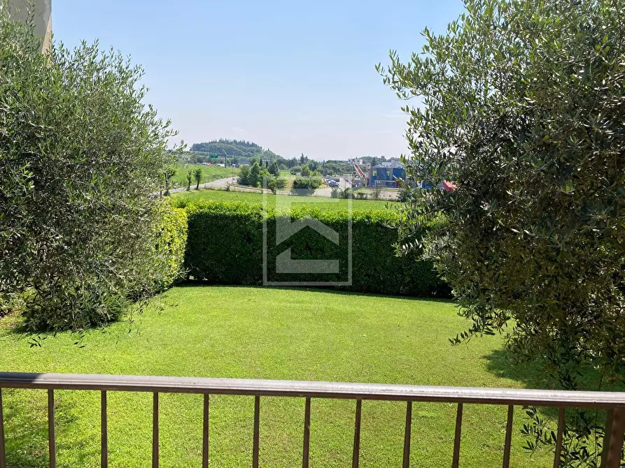 Immagine 27 di Villa in vendita  in Via Lugasca 14 a Desenzano Del Garda