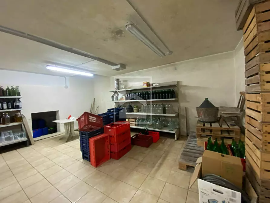 Immagine 23 di Agriturismo in vendita  in via san michele 30 a Salò