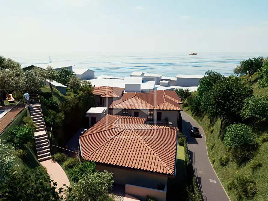 Immagine 8 di Appartamento in vendita  in Via del Fontanone a Gardone Riviera