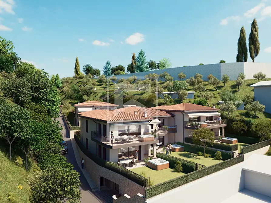 Immagine 4 di Appartamento in vendita  in Via del Fontanone a Gardone Riviera