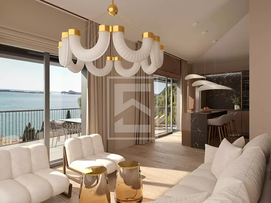 Immagine 10 di Appartamento in vendita  in Via del Fontanone a Gardone Riviera