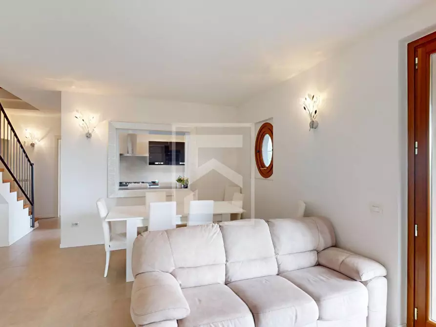 Immagine 1 di Villa in vendita  in via sotto raso a Polpenazze Del Garda