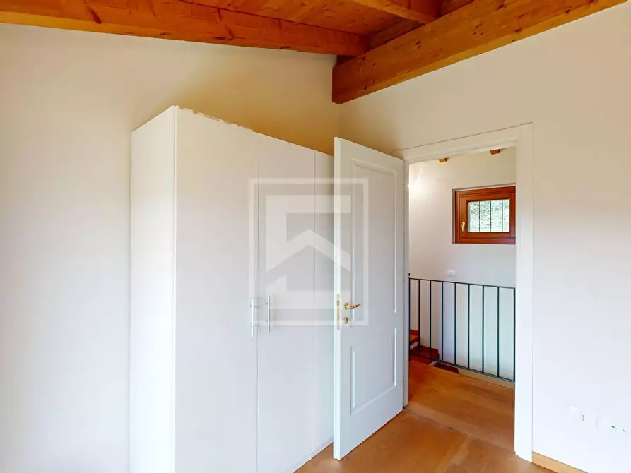 Immagine 26 di Villa in vendita  in via sotto raso a Polpenazze Del Garda