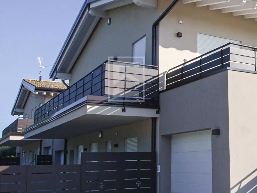 Immagine 2 di Casa semindipendente in vendita  in VIALE ROMA a Lonato del Garda