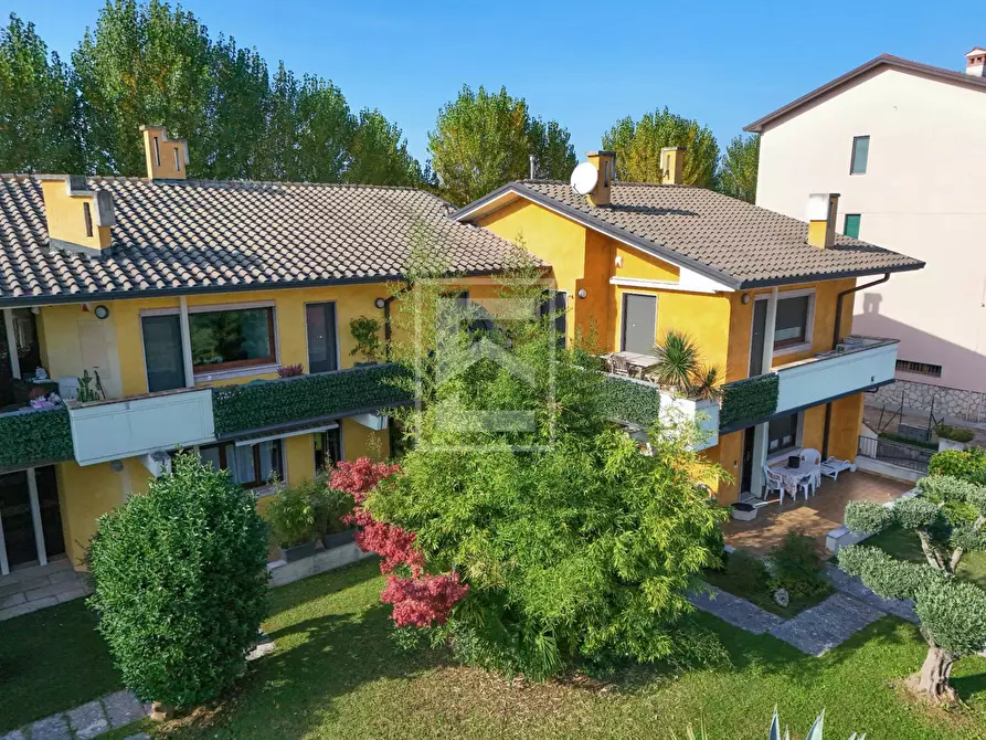 Immagine 30 di Appartamento in vendita  in VIA SAN MARTINO DELLA BATTAGLIA a Sirmione