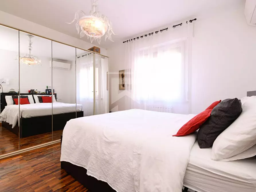 Immagine 17 di Appartamento in vendita  in VIA SAN MARTINO DELLA BATTAGLIA a Sirmione