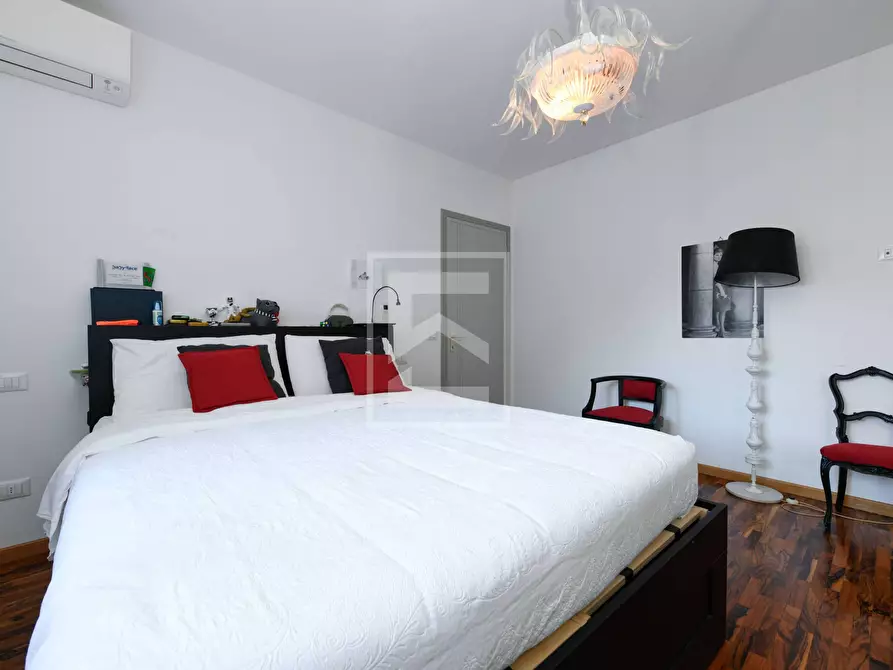 Immagine 19 di Appartamento in vendita  in VIA SAN MARTINO DELLA BATTAGLIA a Sirmione