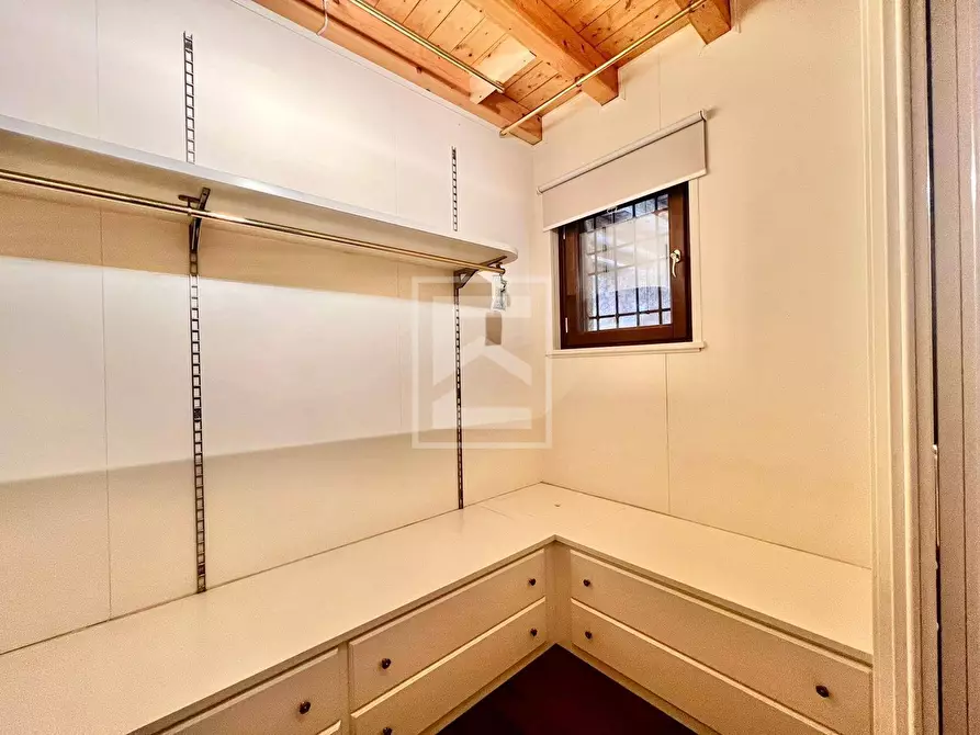 Immagine 25 di Appartamento in vendita  in Via Andreis a Desenzano Del Garda