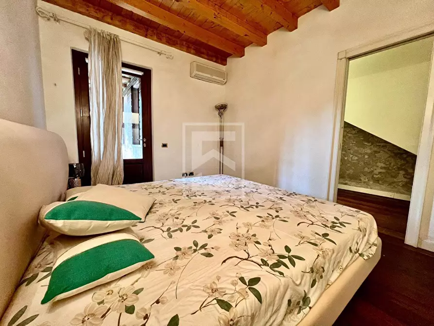 Immagine 28 di Appartamento in vendita  in Via Andreis a Desenzano Del Garda