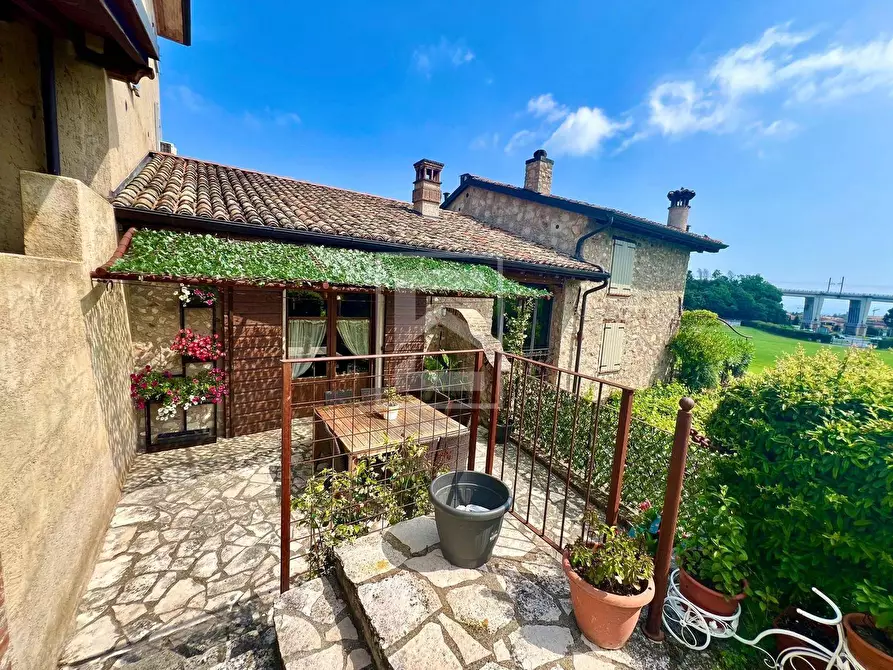 Immagine 22 di Appartamento in vendita  in Via Andreis a Desenzano Del Garda