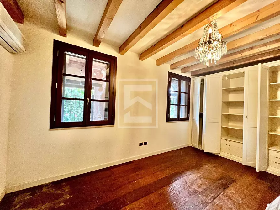 Immagine 35 di Appartamento in vendita  in Via Andreis a Desenzano Del Garda