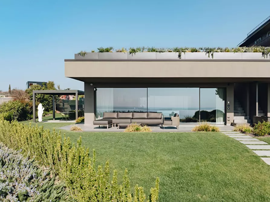 Immagine 8 di Villa in vendita  in Via San Rocco a Padenghe Sul Garda