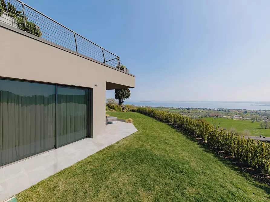 Immagine 2 di Villa in vendita  in Via San Rocco a Padenghe Sul Garda